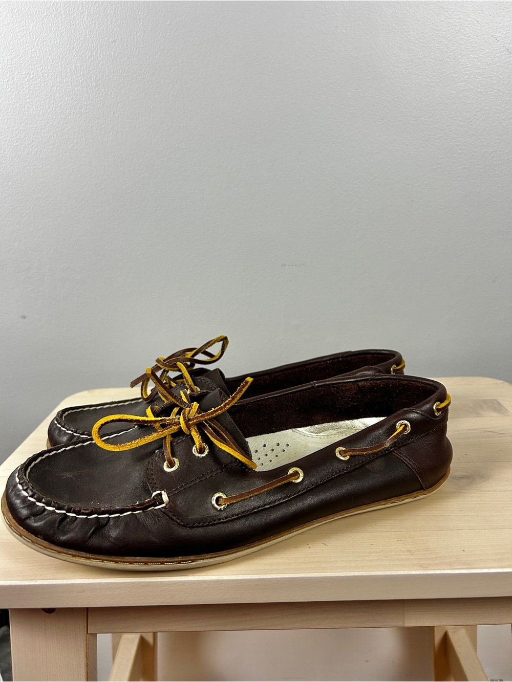 WIND RIVER Leather Boat Shoes Chocolate Brown 10 Nautical Coastal Relaxed Loafer